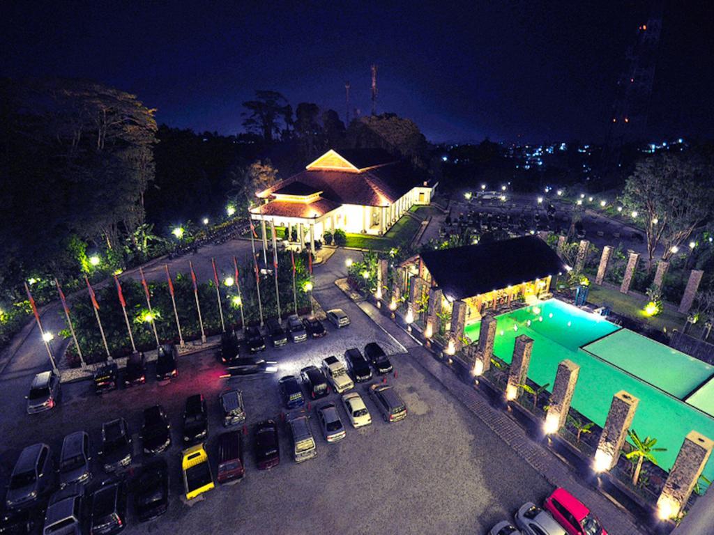 סמרינדה Mesra Business & Resort Hotel מראה חיצוני תמונה
