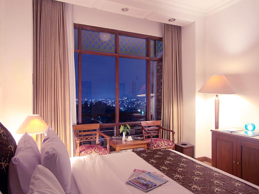 סמרינדה Mesra Business & Resort Hotel מראה חיצוני תמונה