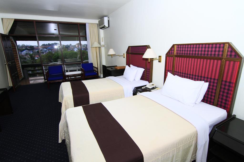 סמרינדה Mesra Business & Resort Hotel מראה חיצוני תמונה