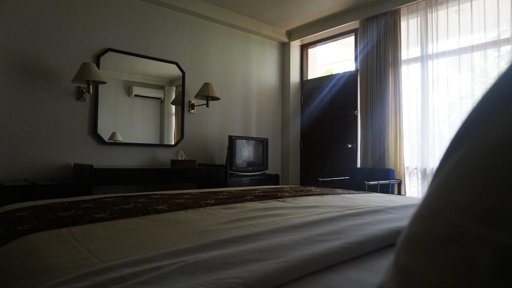 סמרינדה Mesra Business & Resort Hotel מראה חיצוני תמונה