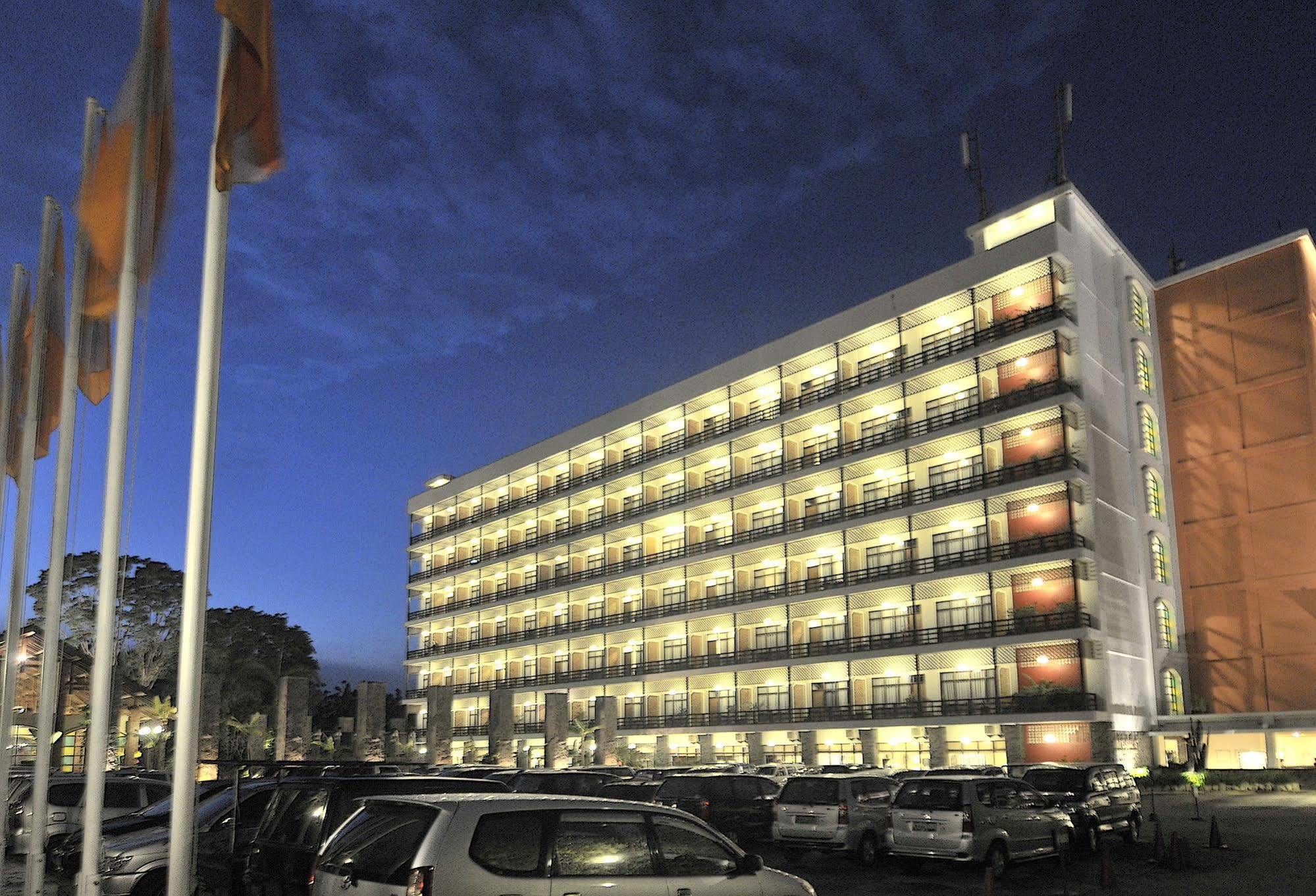 סמרינדה Mesra Business & Resort Hotel מראה חיצוני תמונה