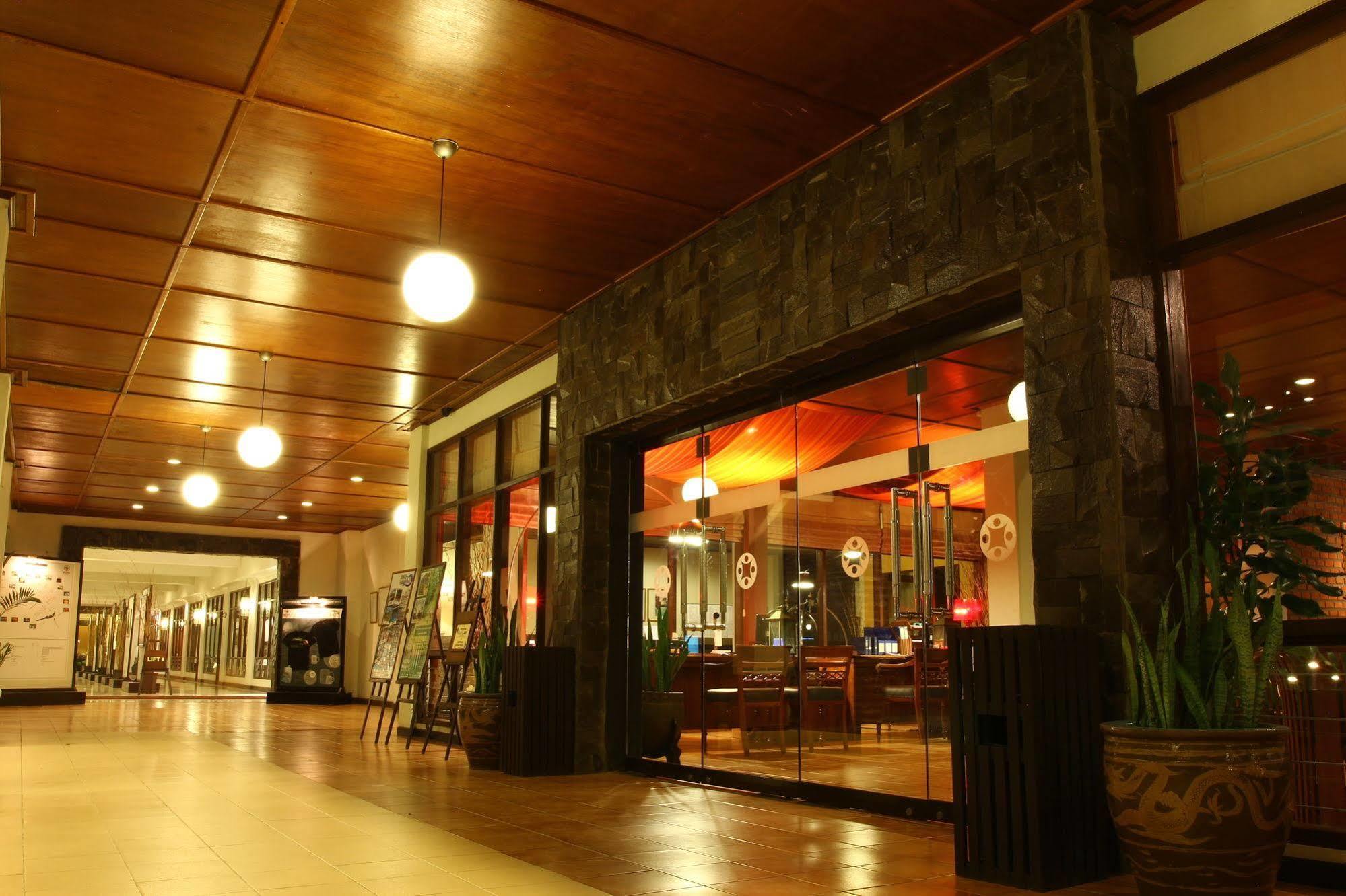 סמרינדה Mesra Business & Resort Hotel מראה חיצוני תמונה
