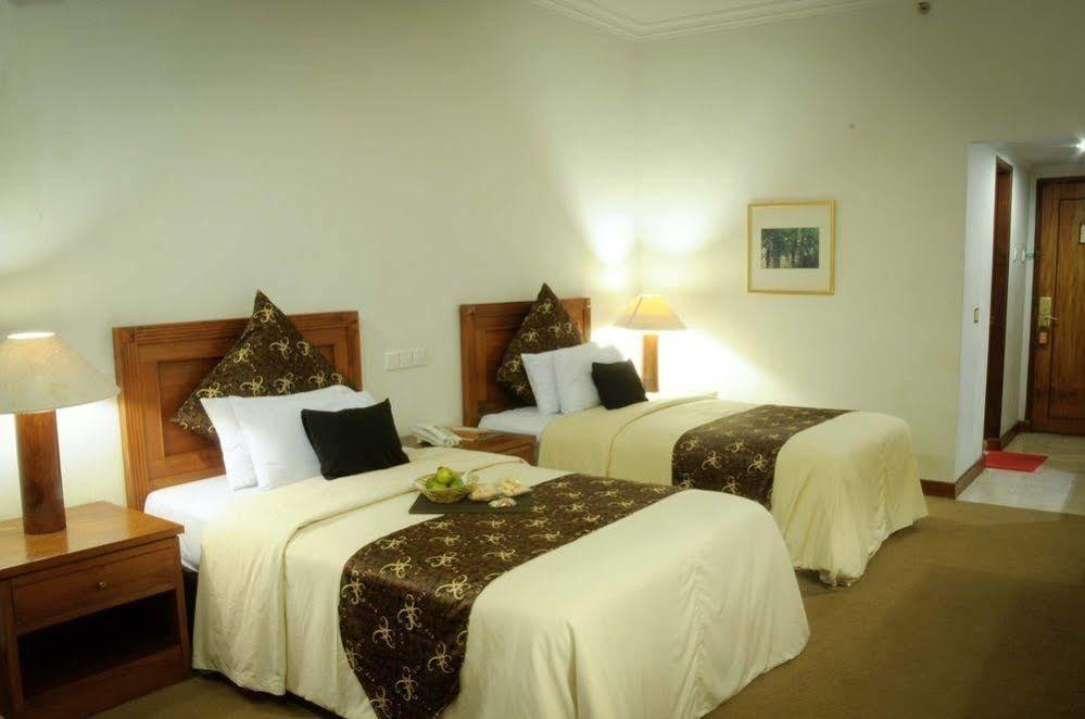 סמרינדה Mesra Business & Resort Hotel מראה חיצוני תמונה