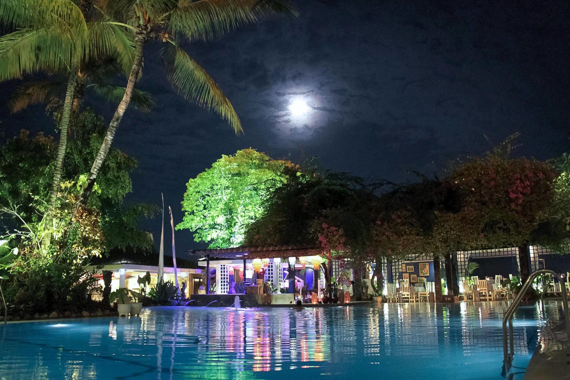 סמרינדה Mesra Business & Resort Hotel מראה חיצוני תמונה